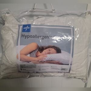 Hypoallergenic pillow